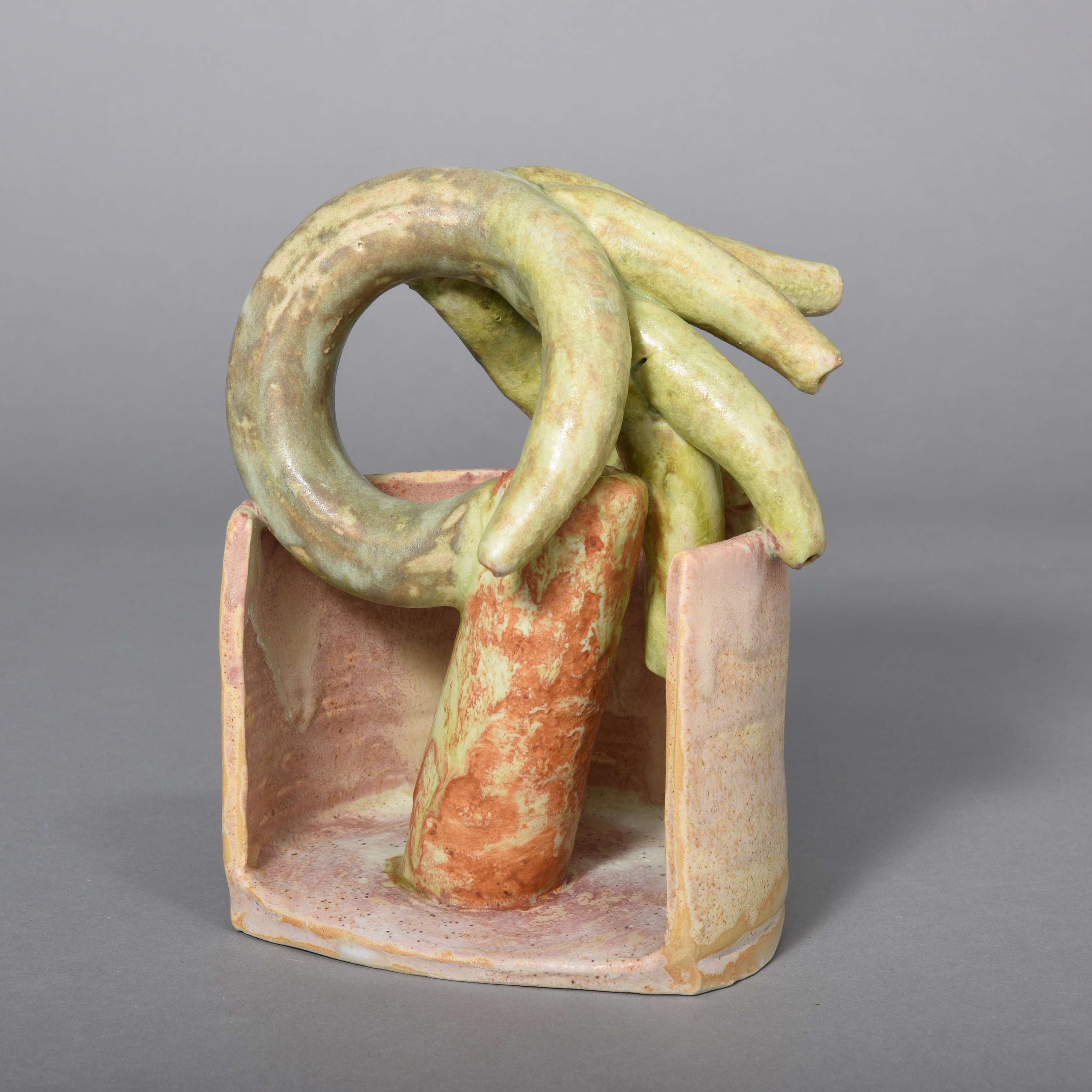 Beate Kuhn – Ceramics and plastic in the Metzger Gallery