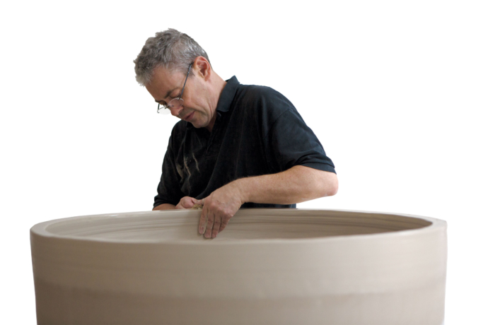 Julian Stair – beim Arbeiten – galerie metzger exhibition art ceramic