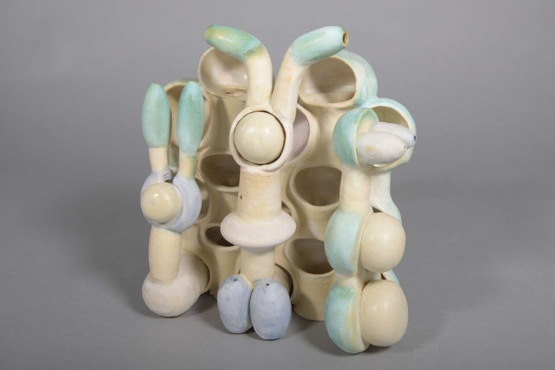 Beate Kuhn – Ceramics and sculpture in the Galerie Metzger