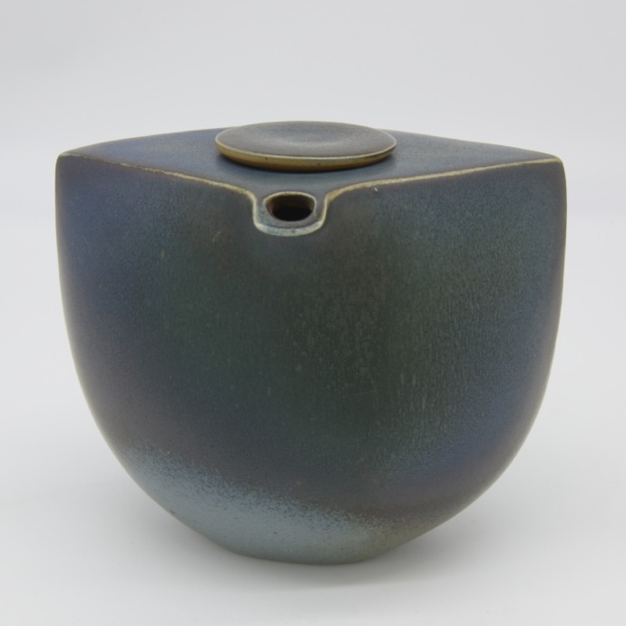 Gotlind Weigel - Teapot shape 1993